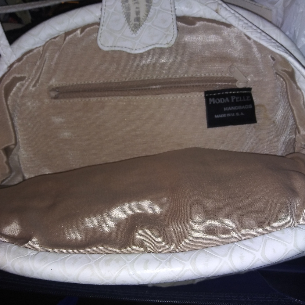 Purse - Picture 2 of 3